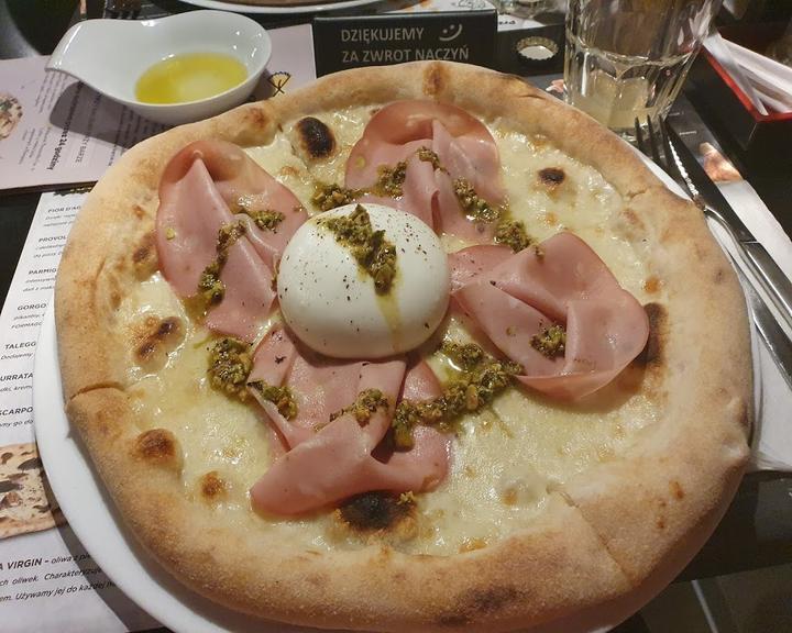 Ricci's Pizza + Pasta