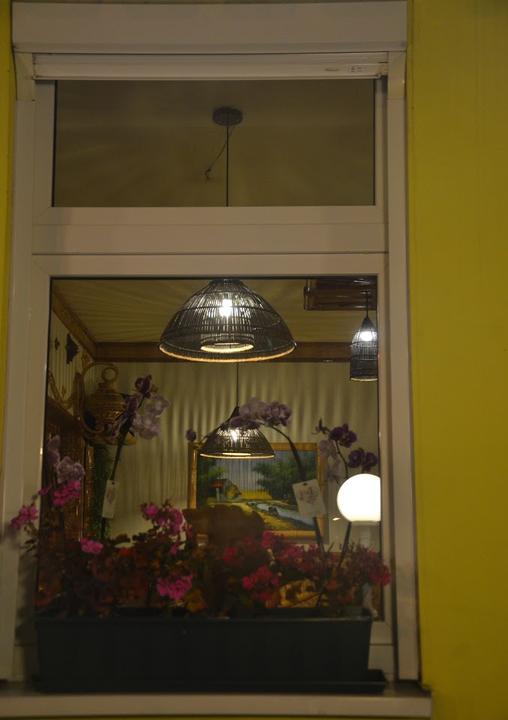 Ton Khao Sushi & Asia Restaurant