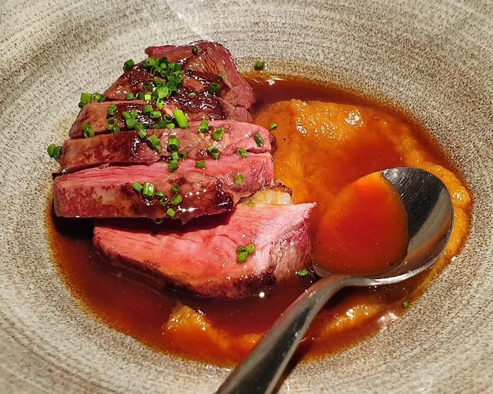 donostia - Restaurant & Delikatessen