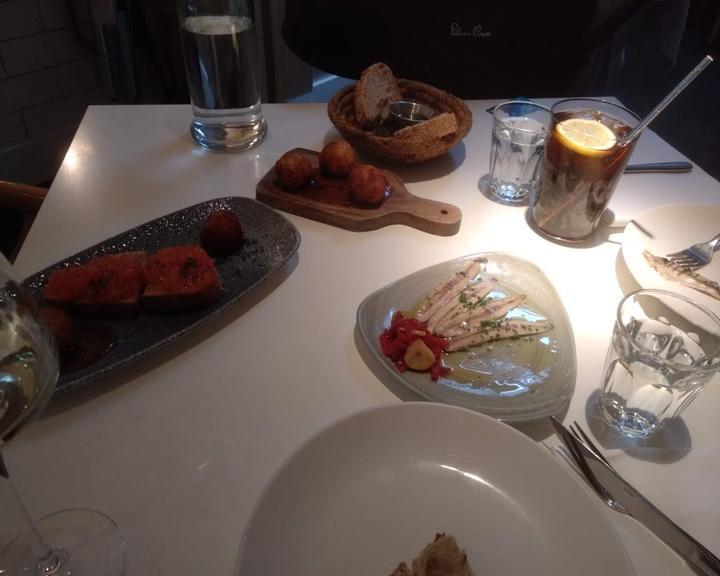 donostia - Restaurant & Delikatessen