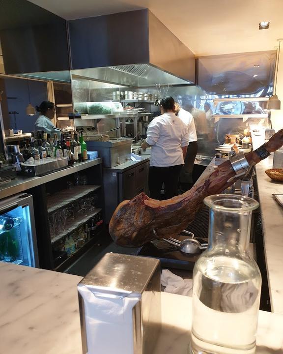 donostia - Restaurant & Delikatessen