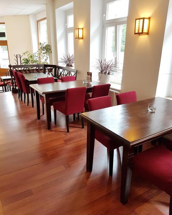 Cáo Bar Restaurant