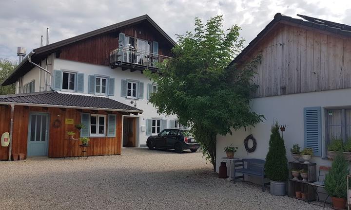 Mara Restaurant & Hotel