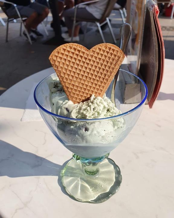 Cayade Eiscafe