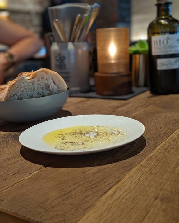 LEGER AM DOM Restaurant & Bar