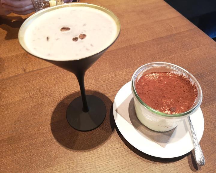LEGER AM DOM Restaurant & Bar