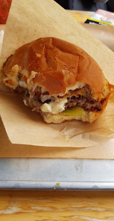 Duke Burger Linden