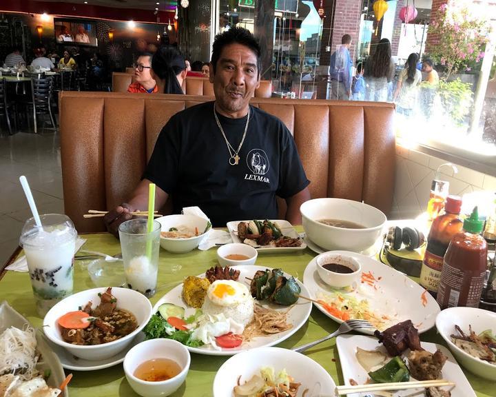 Bistro &amp; Bar B12