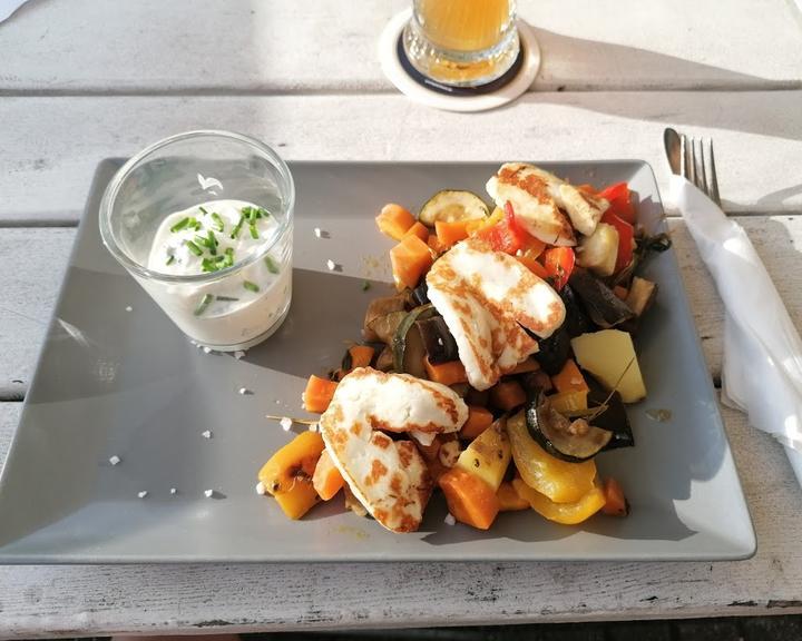 Ruthis - Cafe & Bistro