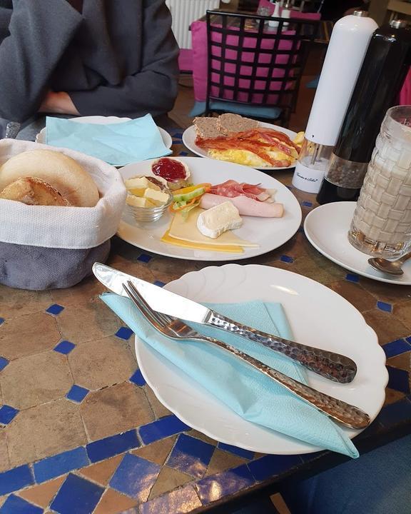 Caspars Cafe & Bistro