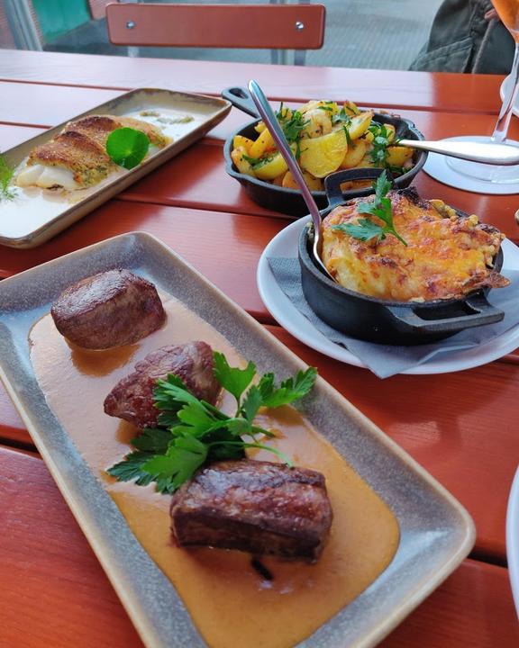 LAGOM Restaurant & Bar