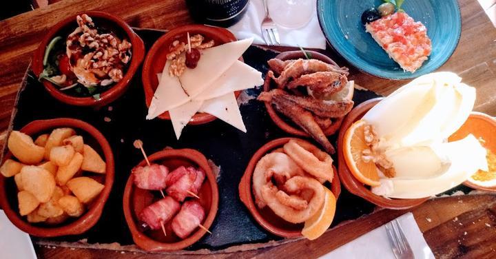 Tapas Bar La barra -cava y mas-