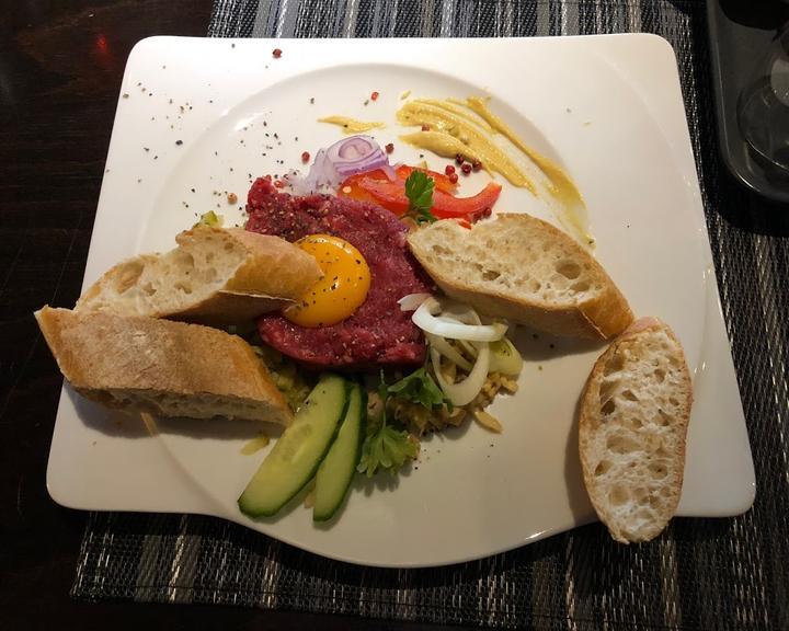 Maxima Bistro