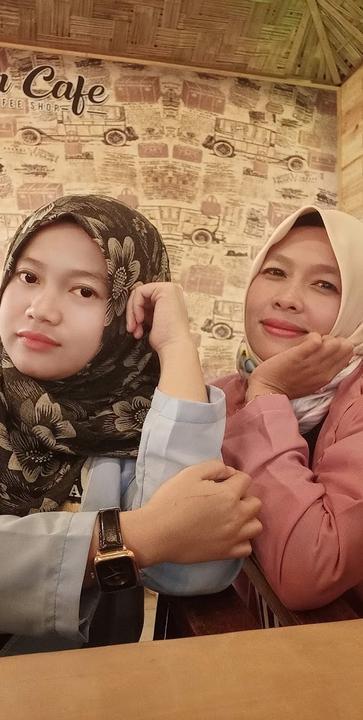Lina Cafe & Bistro