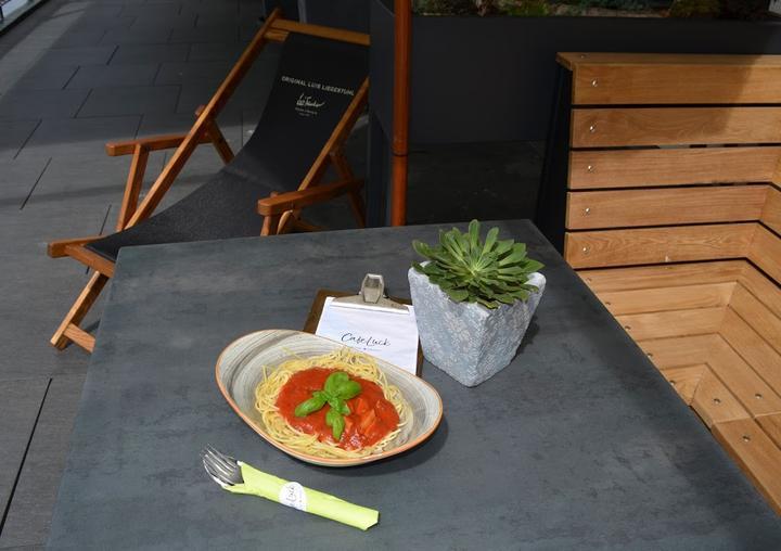 Cafe´ Luck
