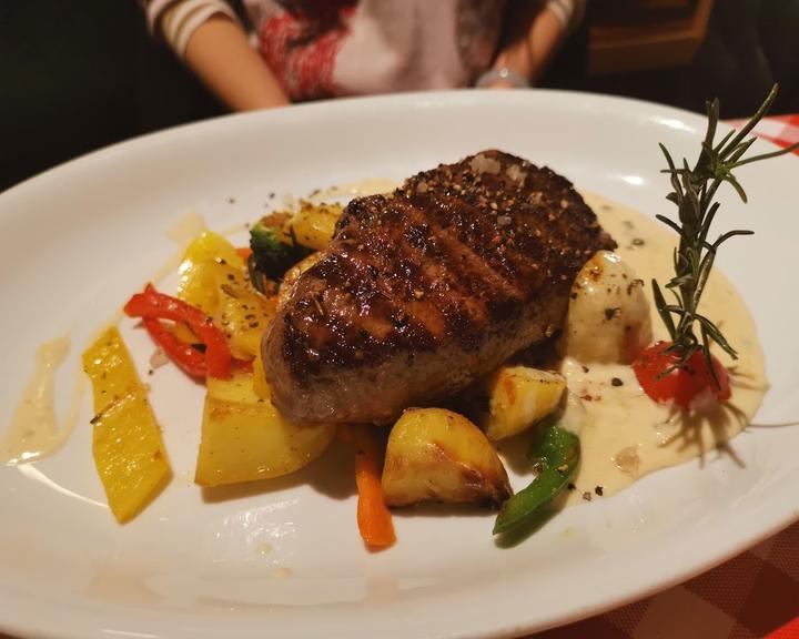 Trattoria Piazza Rossa