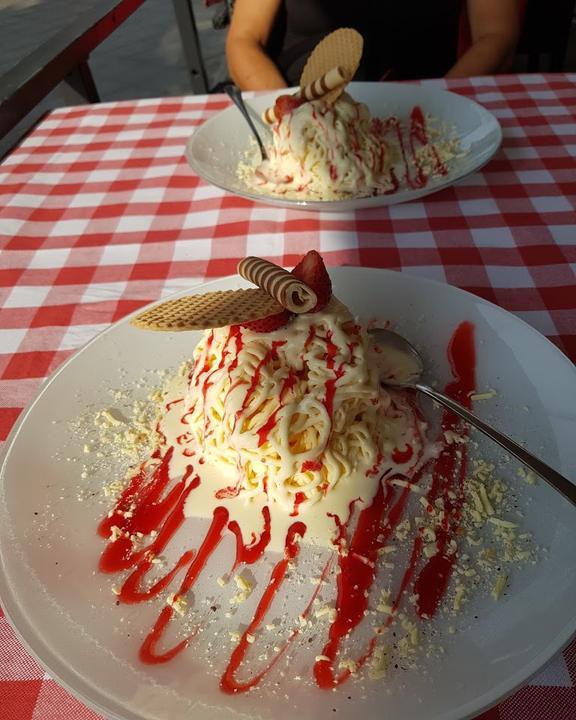 Trattoria Piazza Rossa