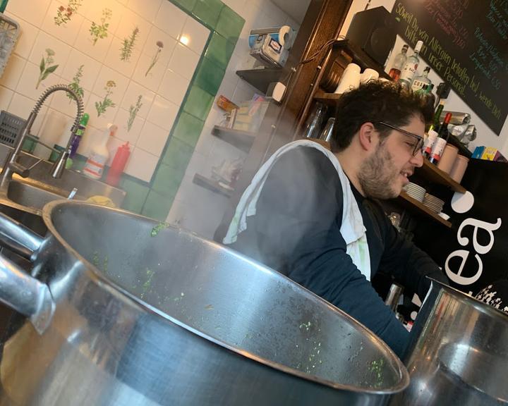 Ma'Hud - Café & Bistro