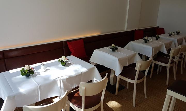 Saaldeck Cafe & Bar
