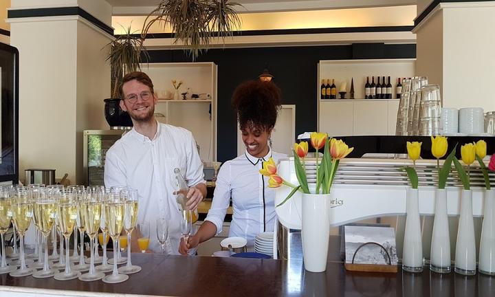 Saaldeck Cafe & Bar