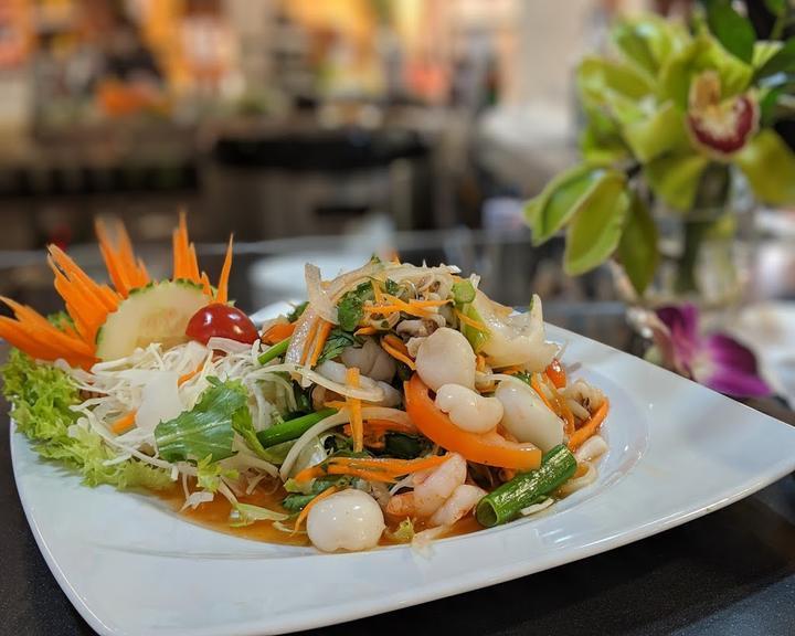 Papaya Royal Thai