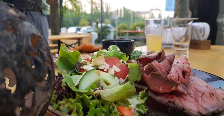 Achter Restaurant & Cafe