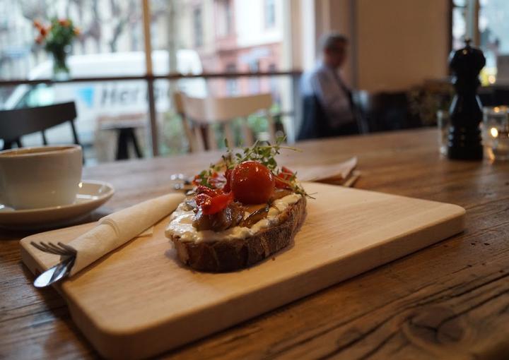 Cafe No. 48