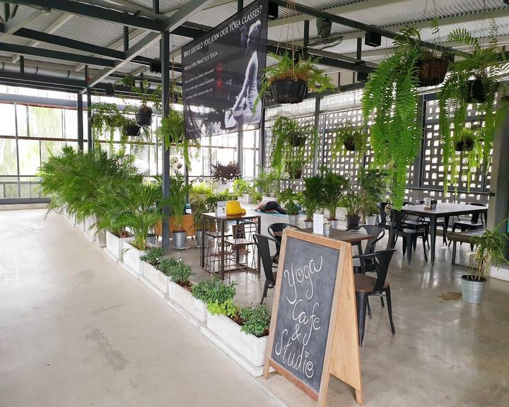 Yoga Cafe & Boutique Om
