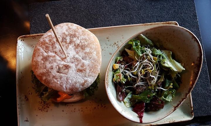 HANS IM GLUCK – Burgergrill & Bar