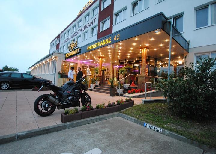 Aga's Hotel Restaurant