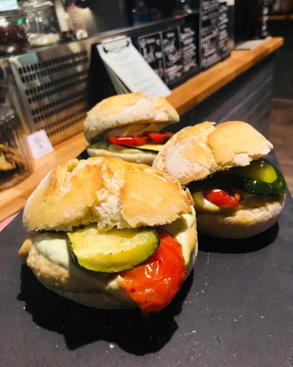 Barny’S Deli