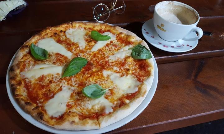 Pizza Napoli