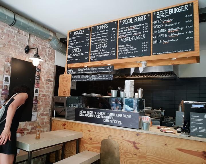 Schillerburger Kastanienall