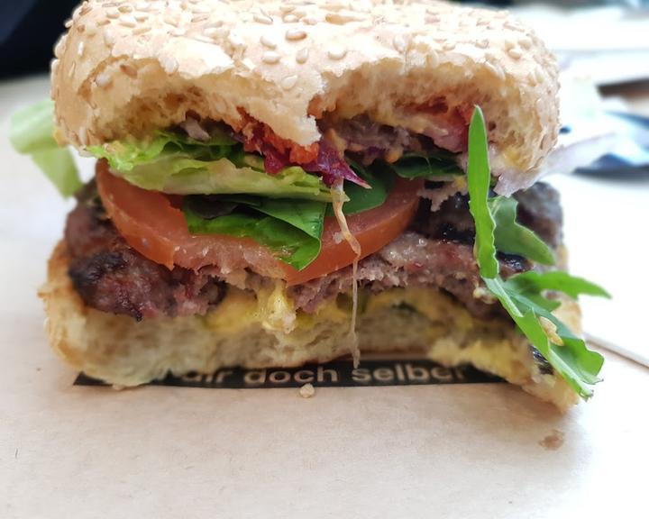 Schillerburger Kastanienall