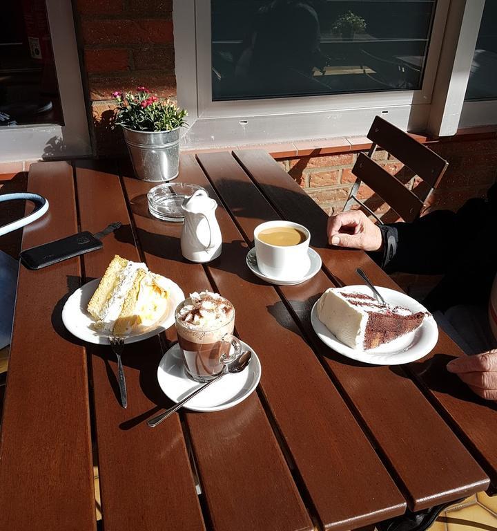 Cafe Lutz