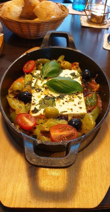 Lagano Bistro & Café