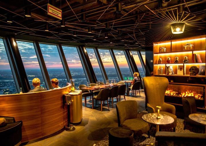 QOMO Restaurant & Bar