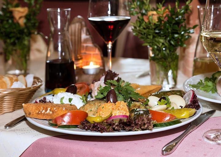 Griechisches-Restaurant-Hotel Akropolis