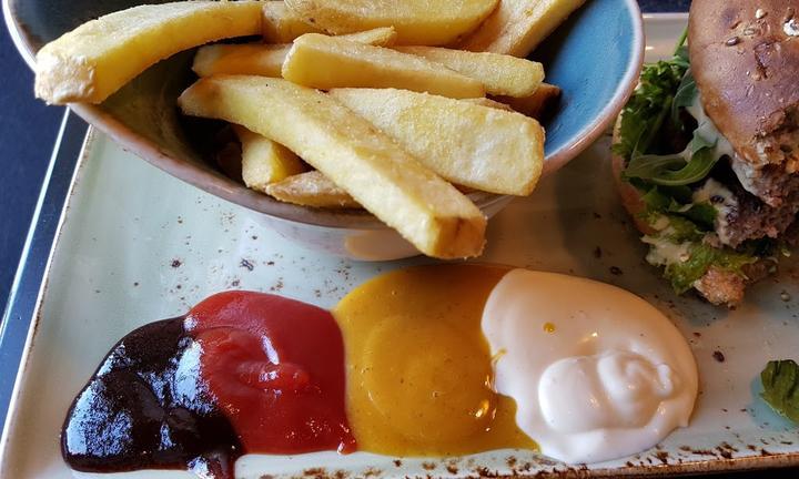 Hans Im Gluck Burgergrill & Bar