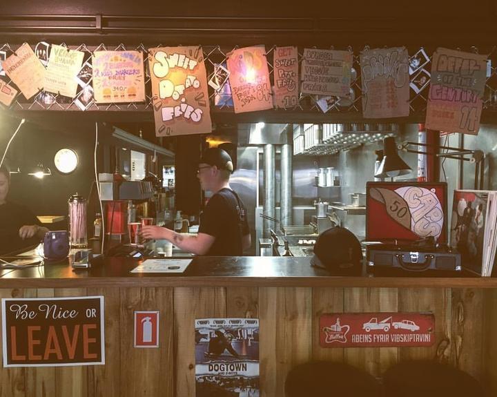 Tommi's Burger Joint