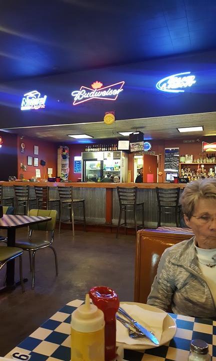 Hobo Bar & Restaurant