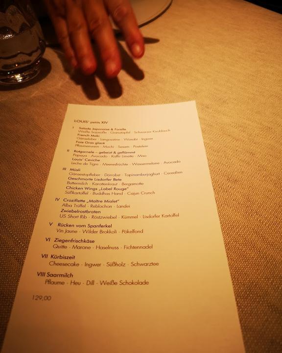 LOUIS Restaurant