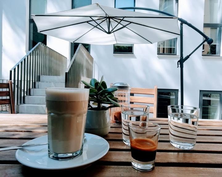 Breakout Café