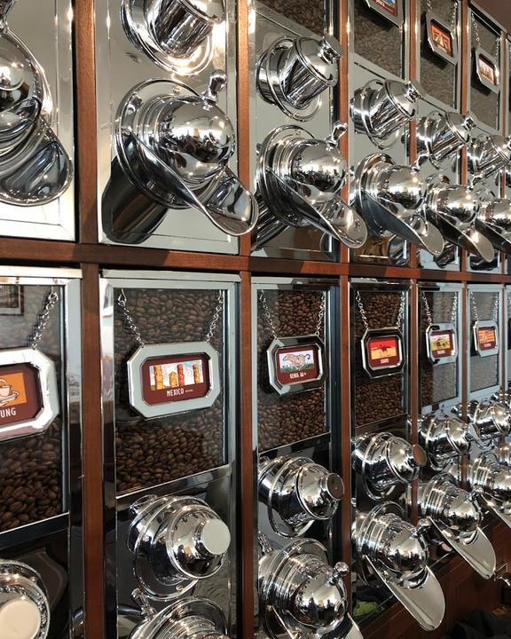 Einstein Kaffee am Mercedes Platz