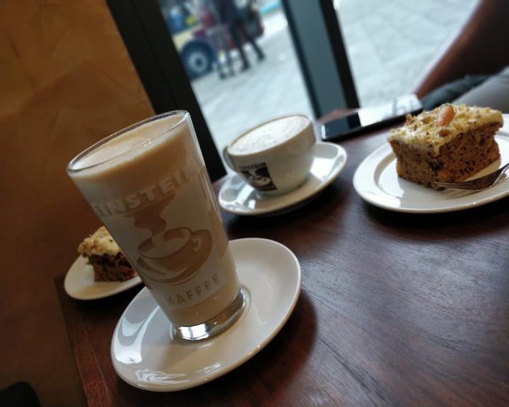 Einstein Kaffee am Mercedes Platz
