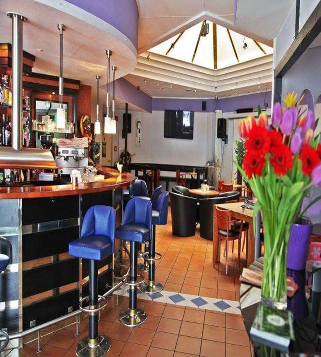 Bistro C'est la vie