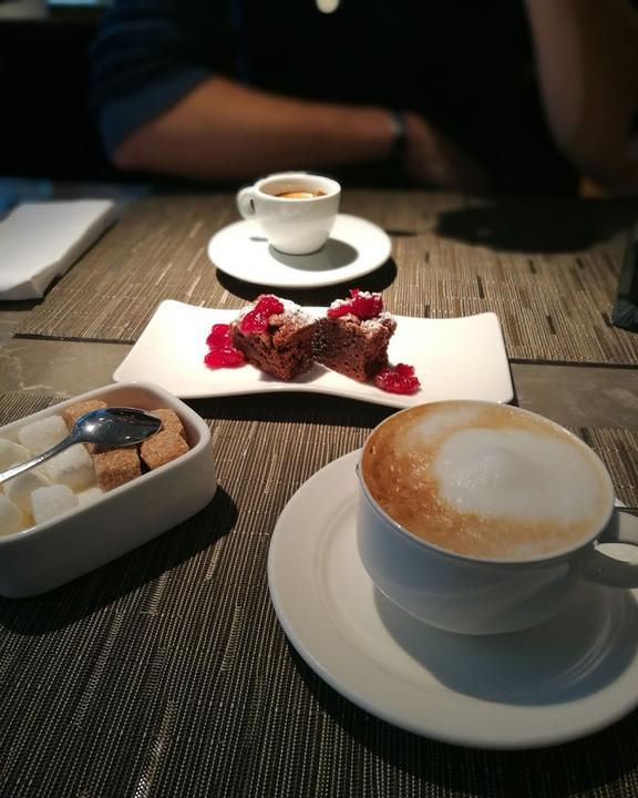 QIU Bar & Restaurant