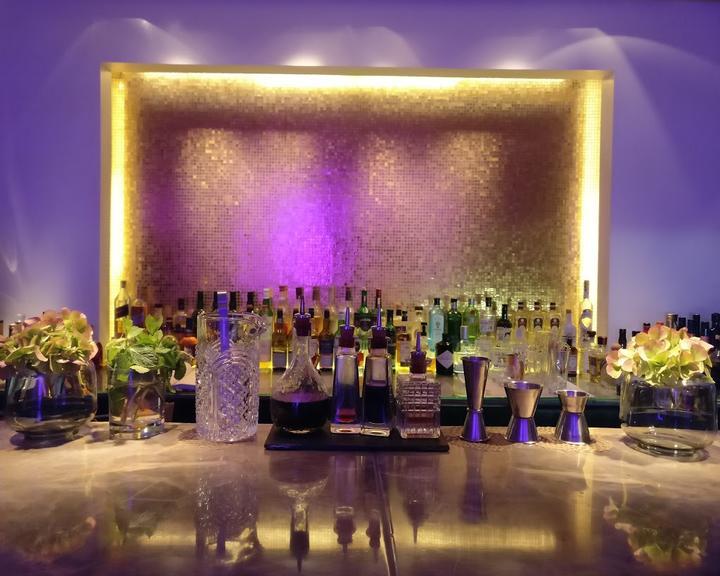 QIU Bar & Restaurant