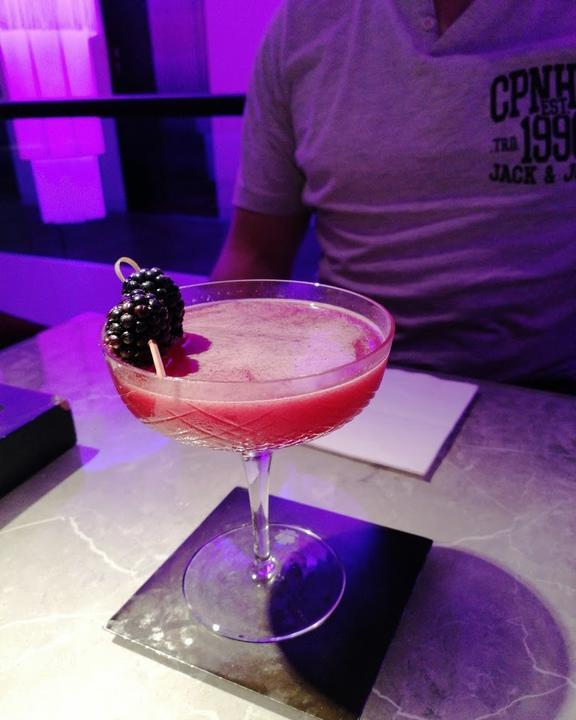 QIU Bar & Restaurant