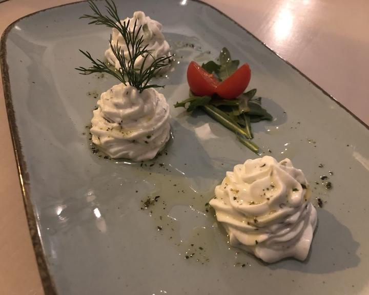 Balkoni Helleni Cuisine
